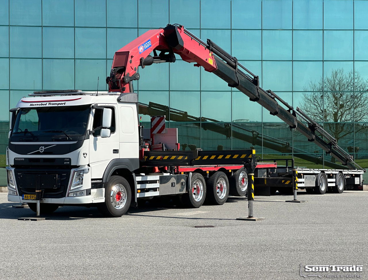 Volvo FMX 540 8X4 HMF 6020 K8 Kraan 231.000 KM + 2023 Sterk Trailer Super Condit - Camion grue: photos 1 Volvo FMX 540 8X4 HMF 6020 K8 Kraan 231.000 KM + 2023 Sterk Trailer Super Condit - Camion grue: photos 1