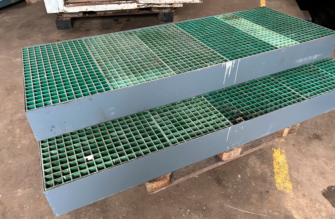 Racks à palettes Rayonnages Rangement pour transporteur ou logistique paletisable .Bacs de retention - Rayonnage metallique: photos 4 Racks à palettes Rayonnages Rangement pour transporteur ou logistique paletisable .Bacs de retention - Rayonnage metallique: photos 4