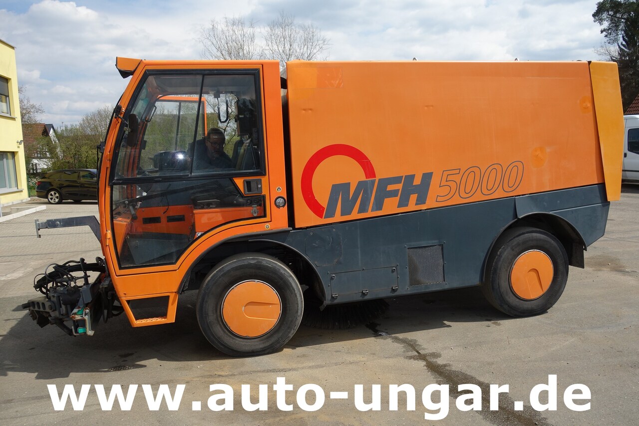 Aebi Schmidt MFH 5000 Kehrmaschine Ersatzteilträger - SpareParts EZ 2000 - Balayeuse de voirie: photos 5 Aebi Schmidt MFH 5000 Kehrmaschine Ersatzteilträger - SpareParts EZ 2000 - Balayeuse de voirie: photos 5