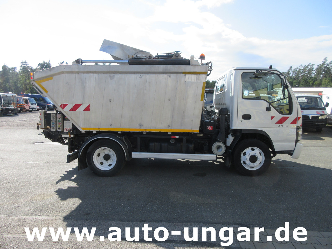 ISUZU NQR smoother NPR 75 Q75.Y07 Faun Müllwagen Euro 4 Kipper Lifter Presse - Benne à ordures ménagères: photos 4 ISUZU NQR smoother NPR 75 Q75.Y07 Faun Müllwagen Euro 4 Kipper Lifter Presse - Benne à ordures ménagères: photos 4