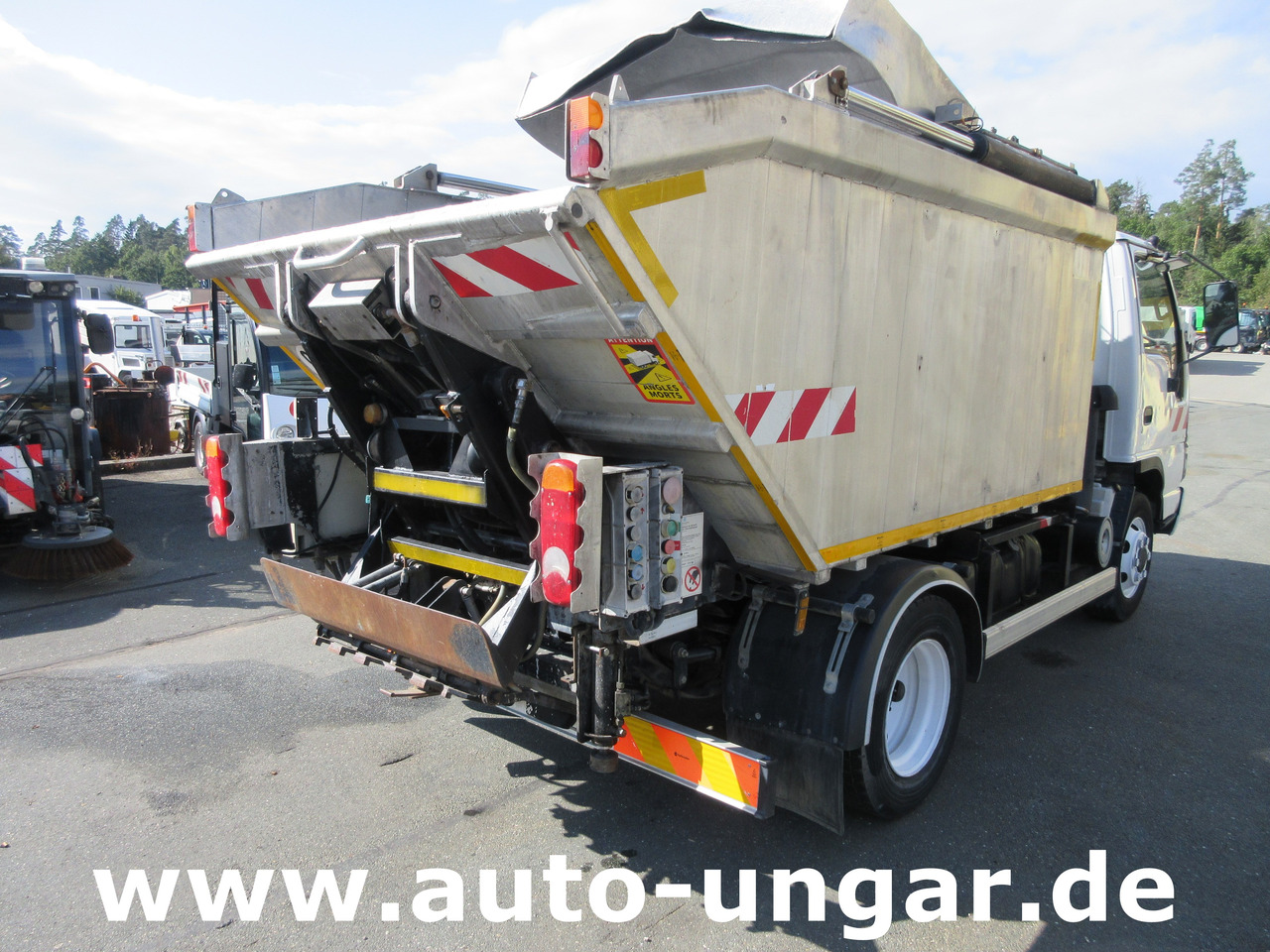 ISUZU NQR smoother NPR 75 Q75.Y07 Faun Müllwagen Euro 4 Kipper Lifter Presse - Benne à ordures ménagères: photos 5 ISUZU NQR smoother NPR 75 Q75.Y07 Faun Müllwagen Euro 4 Kipper Lifter Presse - Benne à ordures ménagères: photos 5