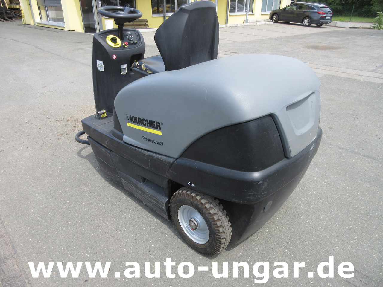 KÄRCHER KM 100/100 RBP Pack 1.280-112.0 elektrische Parkplatzkehrmaschine Hallenkehrmaschine Elektro - Balayeuse de voirie: photos 5 KÄRCHER KM 100/100 RBP Pack 1.280-112.0 elektrische Parkplatzkehrmaschine Hallenkehrmaschine Elektro - Balayeuse de voirie: photos 5