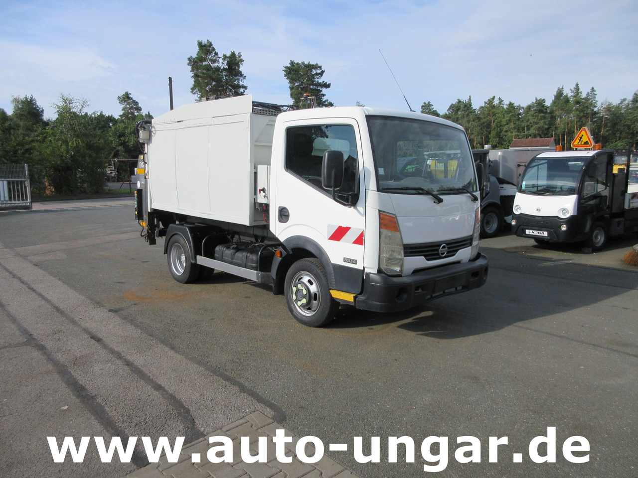 Nissan Cabstar 35.14 Mecagil Lebon Müllwagen BOM Garbage Truck 3.500kg - Benne à ordures ménagères: photos 1 Nissan Cabstar 35.14 Mecagil Lebon Müllwagen BOM Garbage Truck 3.500kg - Benne à ordures ménagères: photos 1