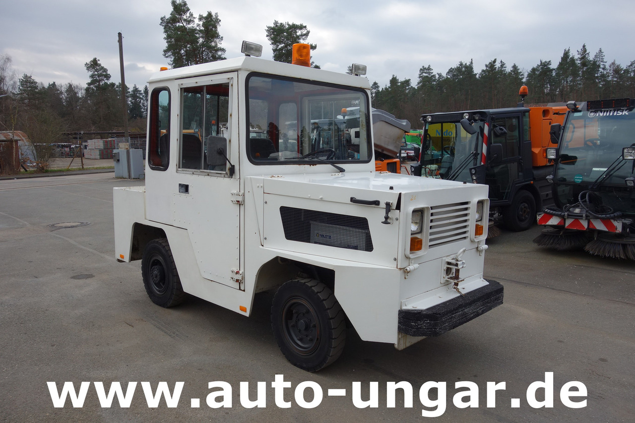 ROFAN ZD44F Jenbacher Pushback Pull - Tractor GSE Gepäckschlepper Industrieschlepper - Tracteur à bagages: photos 1 ROFAN ZD44F Jenbacher Pushback Pull - Tractor GSE Gepäckschlepper Industrieschlepper - Tracteur à bagages: photos 1