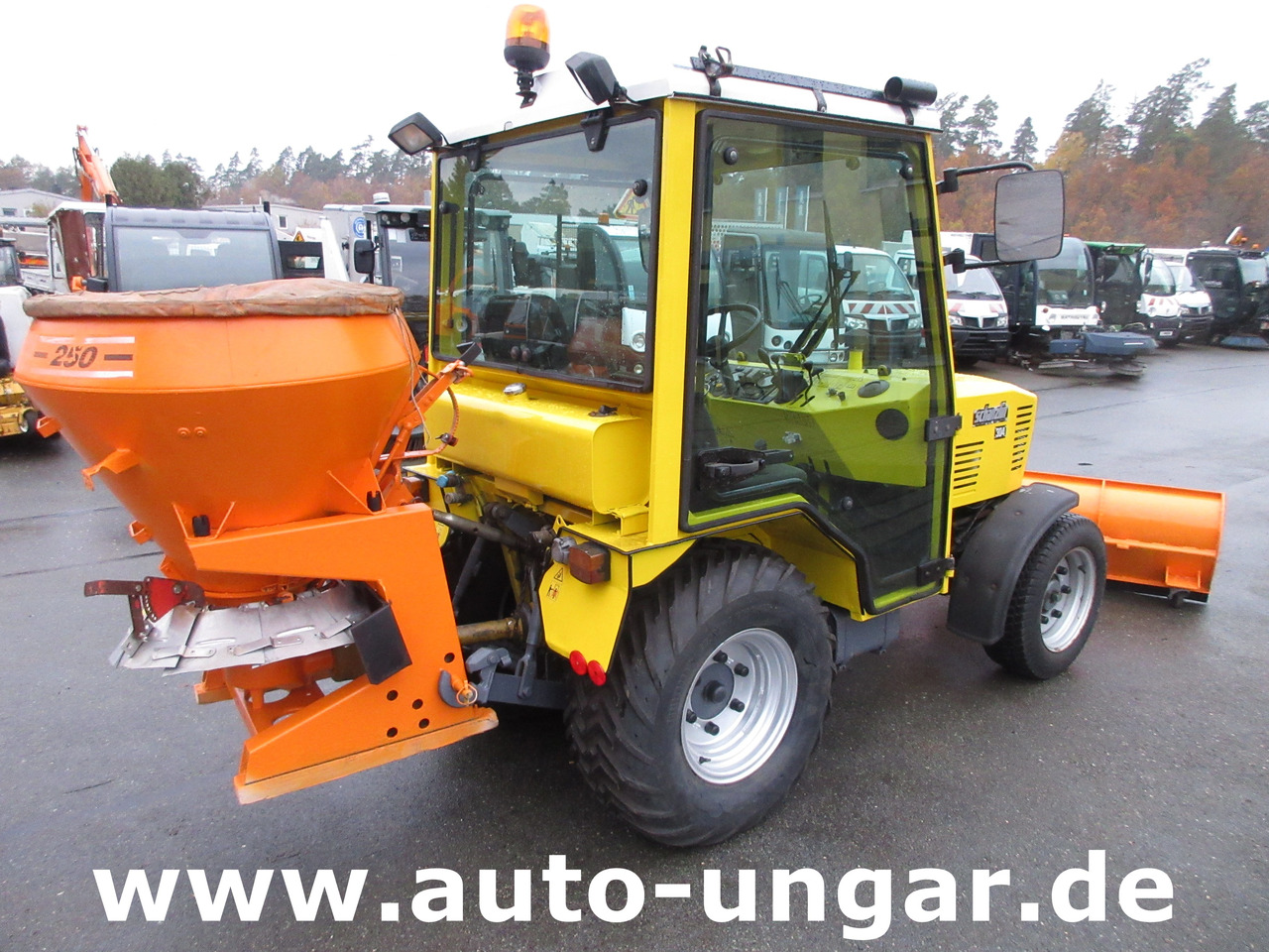 Schanzlin 304 Diesel 4x4 Winterdienst Pflug & Streuer 2-Sitzer Zapfwelle - Tracteur communal: photos 5 Schanzlin 304 Diesel 4x4 Winterdienst Pflug & Streuer 2-Sitzer Zapfwelle - Tracteur communal: photos 5