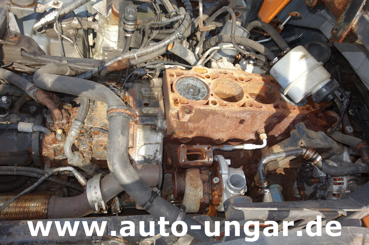Véhicule de voirie/ Spécial Multicar M30 H Carrier 4x4 Baujahr 2010 Motorschaden Fehlteile Ersatzteilträger: photos 13