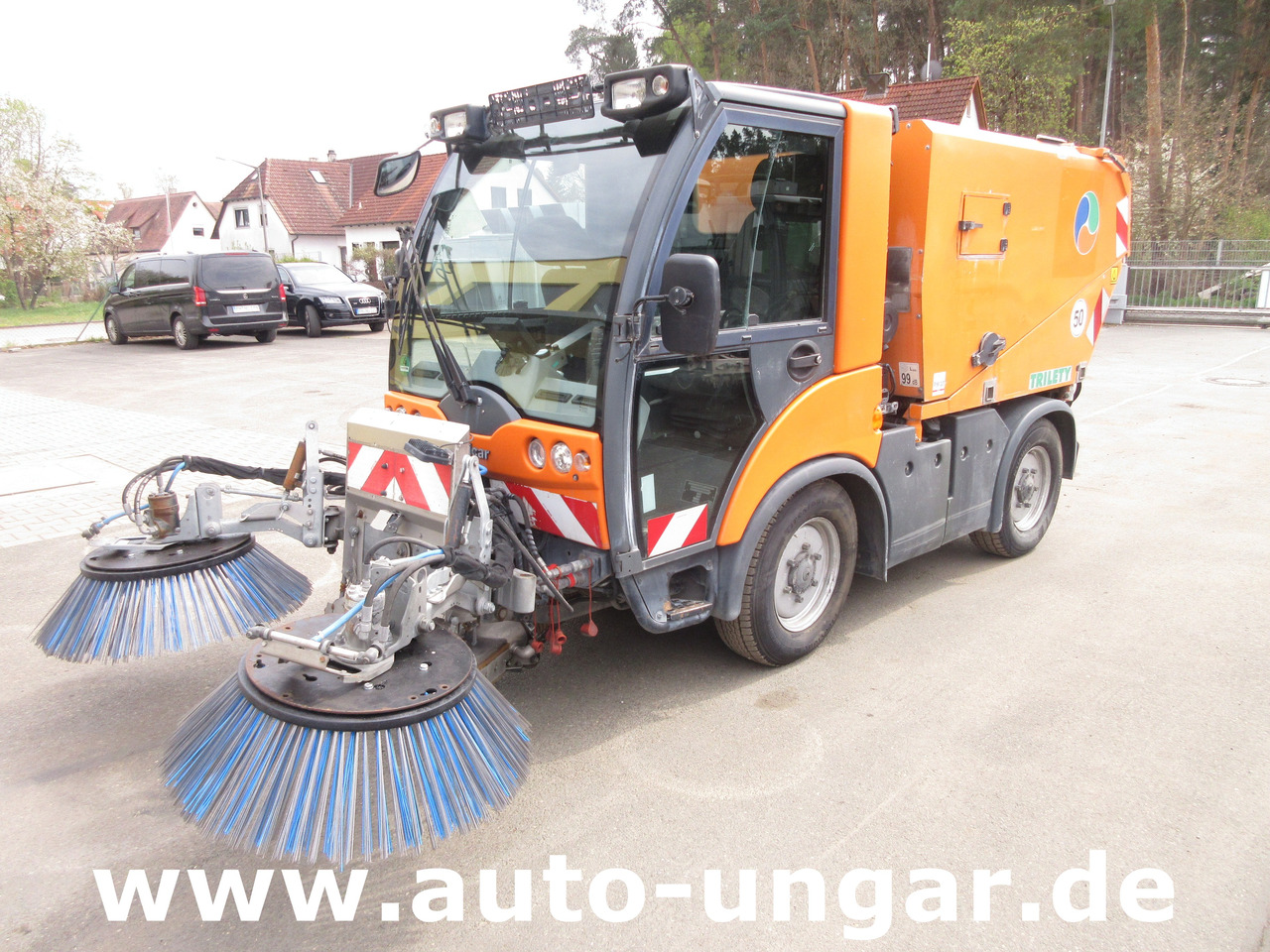 Multicar Tremo X56 4x4 Euro 5 Bj. 2015 Trilety TXK Kehr-Aufbau Motorschaden - Véhicule de voirie/ Spécial: photos 3 Multicar Tremo X56 4x4 Euro 5 Bj. 2015 Trilety TXK Kehr-Aufbau Motorschaden - Véhicule de voirie/ Spécial: photos 3