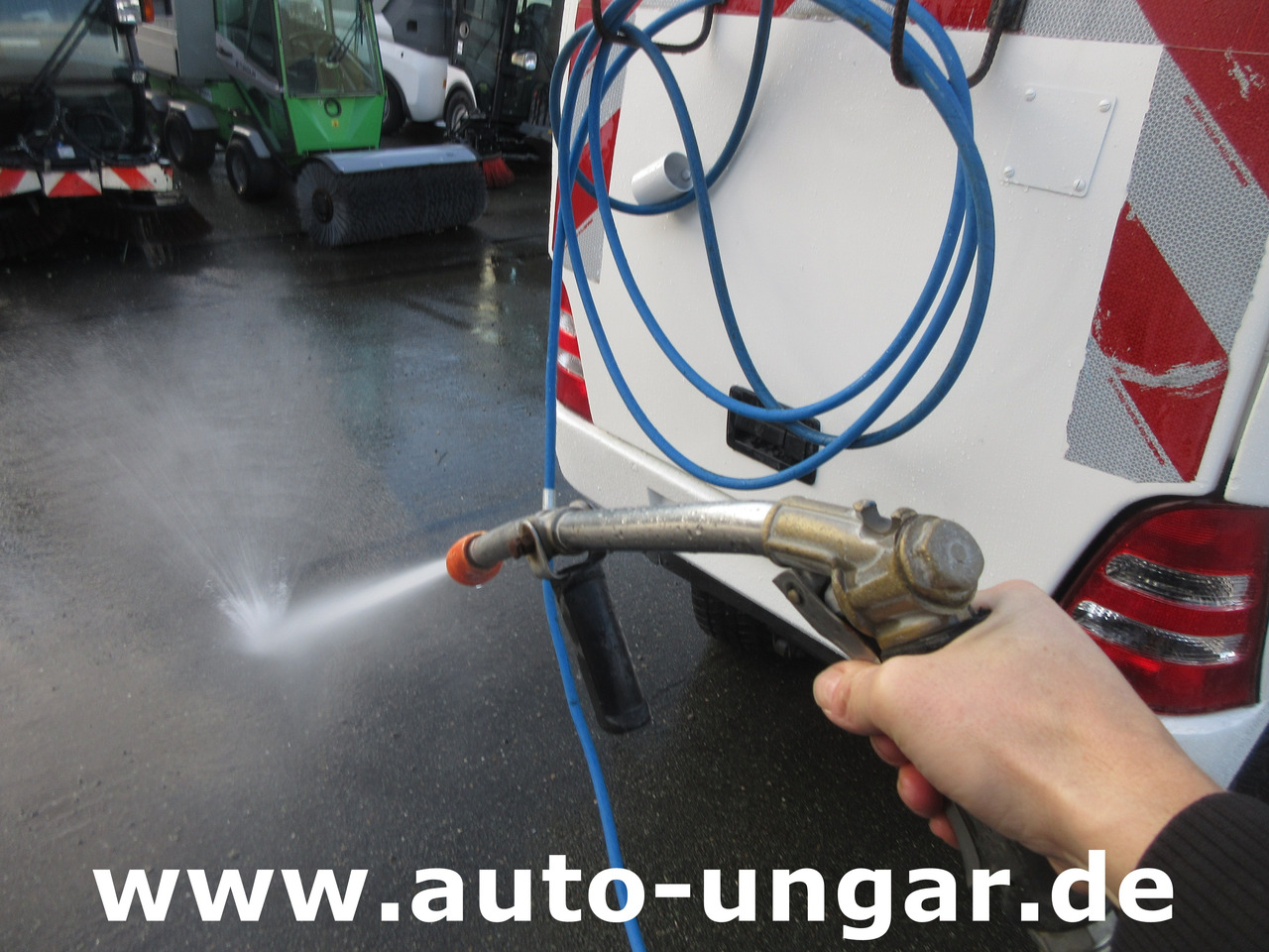 Multicar Tremo X56 CMAR LC 860 Schwemmfahrzeug Streetwasher 4x4x4 Baujahr 2014 EU5 - Véhicule de voirie/ Spécial: photos 4 Multicar Tremo X56 CMAR LC 860 Schwemmfahrzeug Streetwasher 4x4x4 Baujahr 2014 EU5 - Véhicule de voirie/ Spécial: photos 4