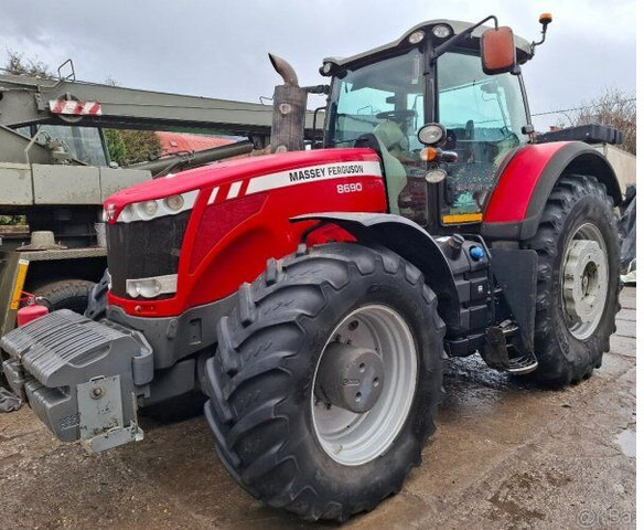 Massey Ferguson 8690 (MF) - Tracteur agricole: photos 4 Massey Ferguson 8690 (MF) - Tracteur agricole: photos 4