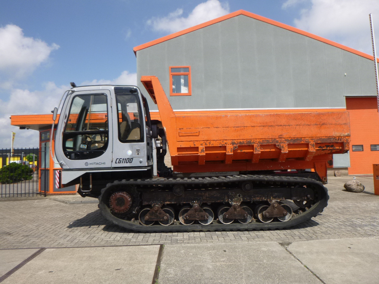 HITACHI CG110D-SC - Tombereau sur chenilles: photos 1 HITACHI CG110D-SC - Tombereau sur chenilles: photos 1