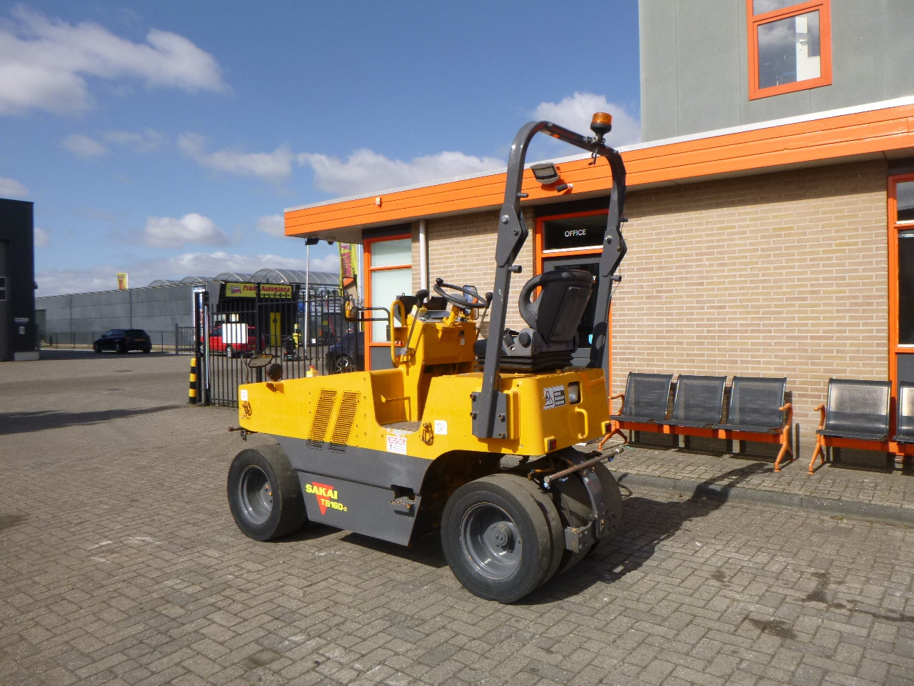 SAKAI TS160-2 - Compacteur à pneus: photos 2 SAKAI TS160-2 - Compacteur à pneus: photos 2