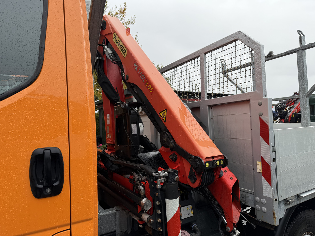 Iveco Daily 55S18W 4X4 Palfinger PK 7.501 - Fourgon plateau: photos 4 Iveco Daily 55S18W 4X4 Palfinger PK 7.501 - Fourgon plateau: photos 4