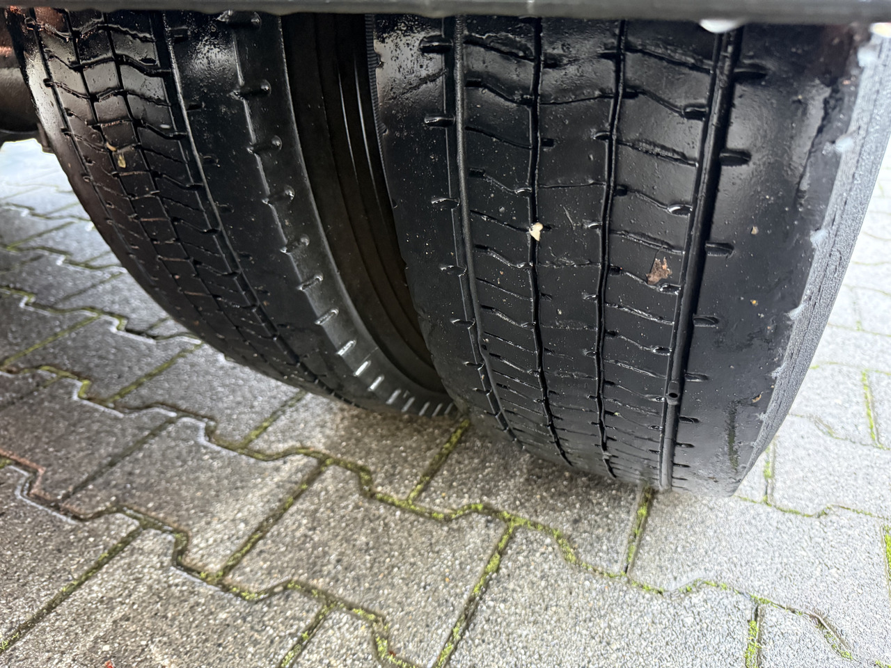 Iveco EuroCargo 80E22 Kran HMF 735 bis 15 Meter - Camion plateau, Camion grue: photos 2 Iveco EuroCargo 80E22 Kran HMF 735 bis 15 Meter - Camion plateau, Camion grue: photos 2