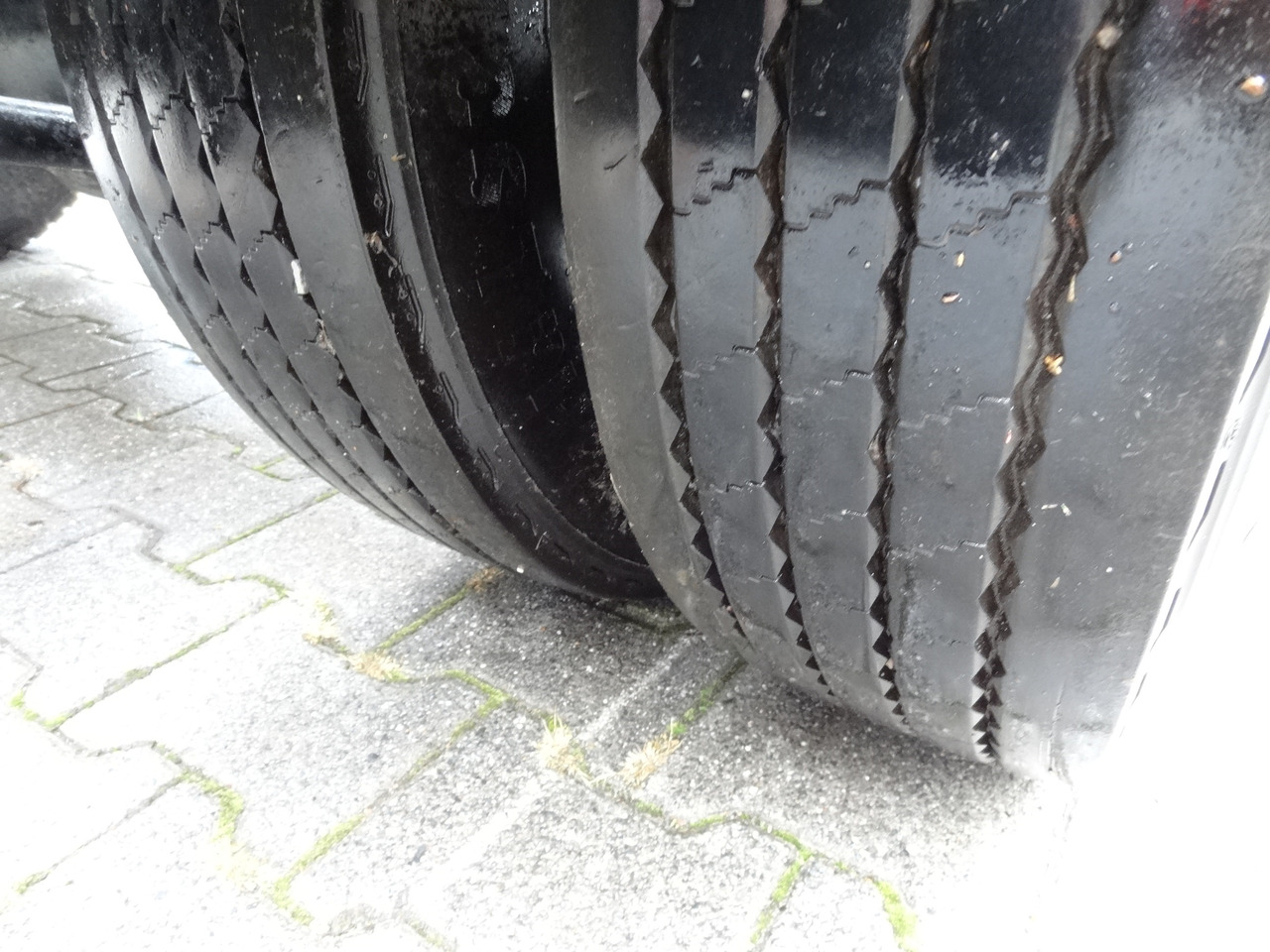 Renault D180.75 Haken Multilift - Camion ampliroll: photos 3 Renault D180.75 Haken Multilift - Camion ampliroll: photos 3