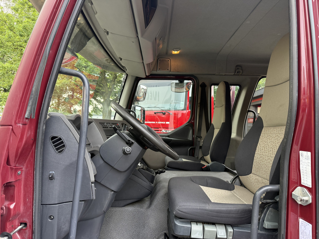 Renault Midlum 180.10 DoKa - Camion fourgon: photos 4 Renault Midlum 180.10 DoKa - Camion fourgon: photos 4