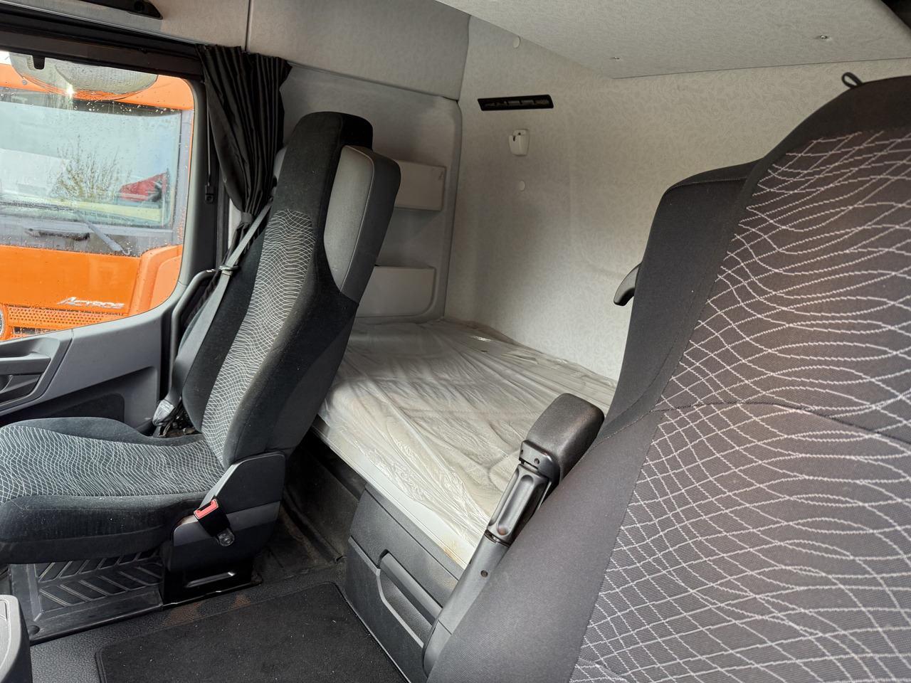 Mercedes-Benz Arocs 2653 6X4 Kran Kesla 2124L - Tracteur routier: photos 4 Mercedes-Benz Arocs 2653 6X4 Kran Kesla 2124L - Tracteur routier: photos 4