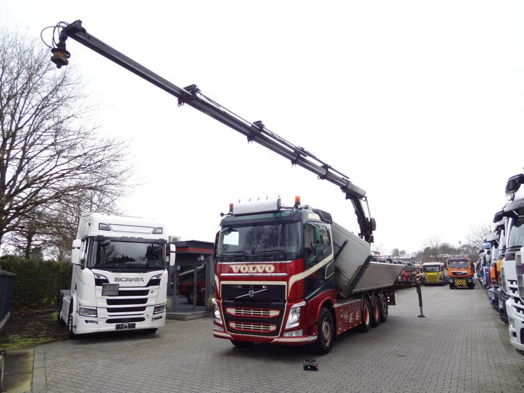 Volvo FH540 8X4 Kipper mit Kran Hiab 244-5 - Camion grue, Camion benne: photos 1 Volvo FH540 8X4 Kipper mit Kran Hiab 244-5 - Camion grue, Camion benne: photos 1
