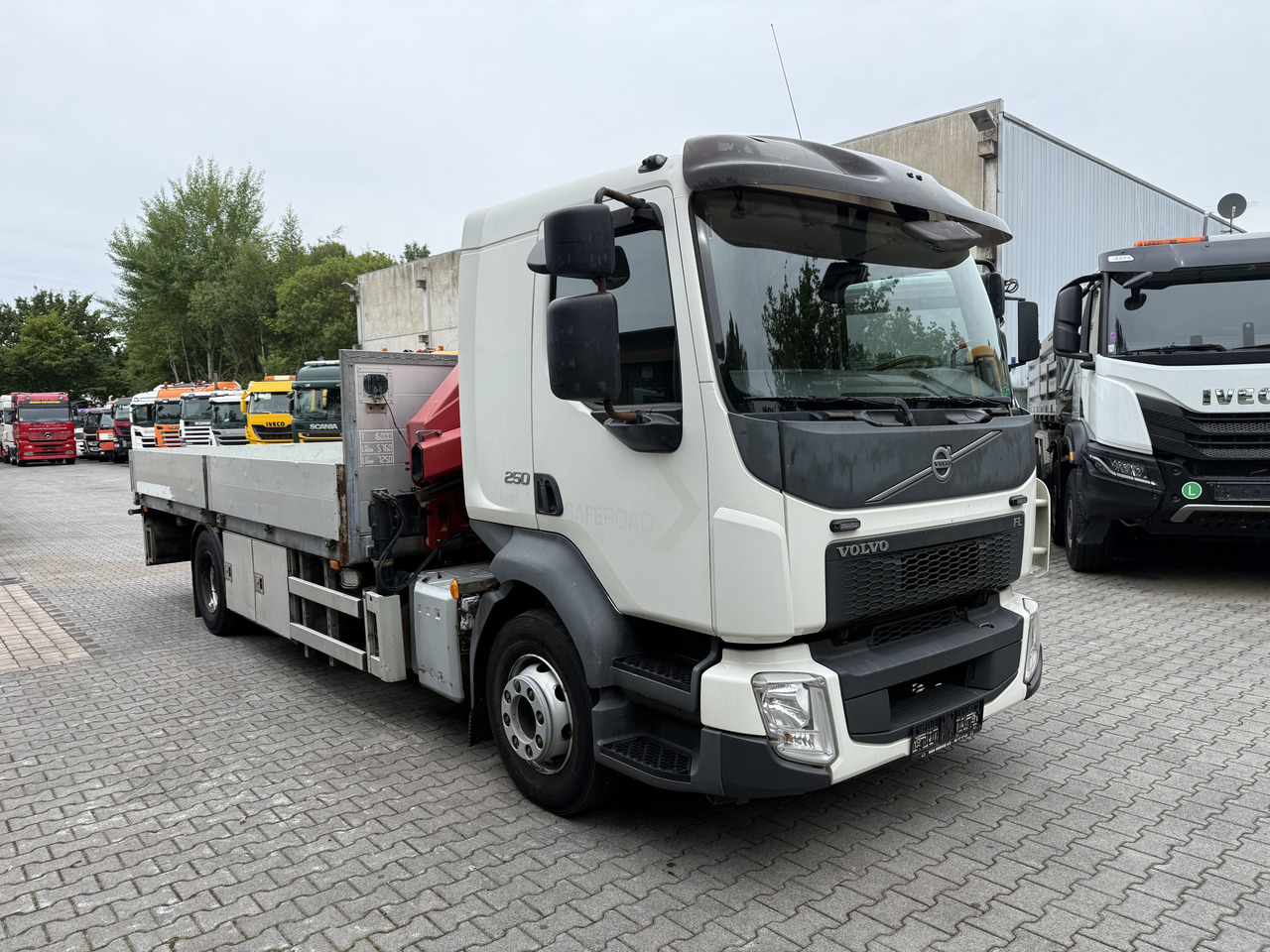 Camion grue Volvo FL250.16 HMF 875 K3: photos 11