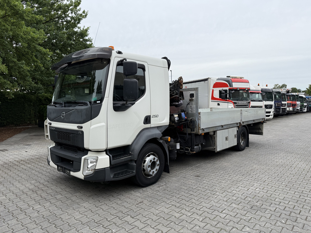 Camion grue Volvo FL250.16 HMF 875 K3: photos 9