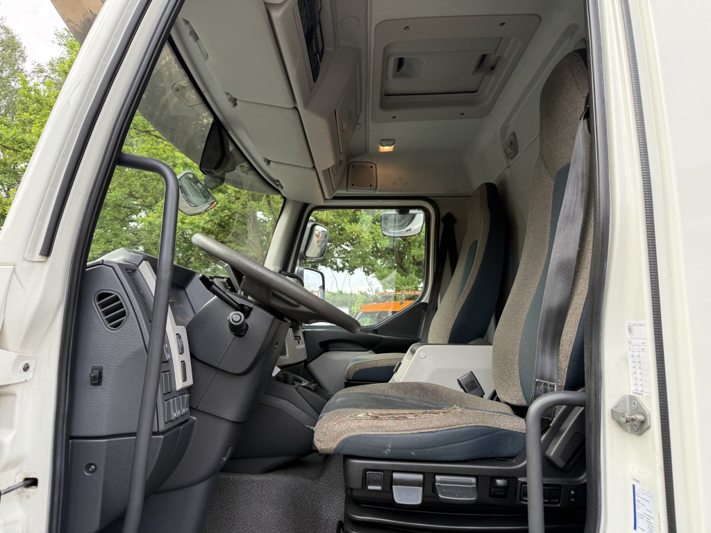 Volvo FL250.18 Carrier Supra 850Mt - Camion frigorifique: photos 5 Volvo FL250.18 Carrier Supra 850Mt - Camion frigorifique: photos 5