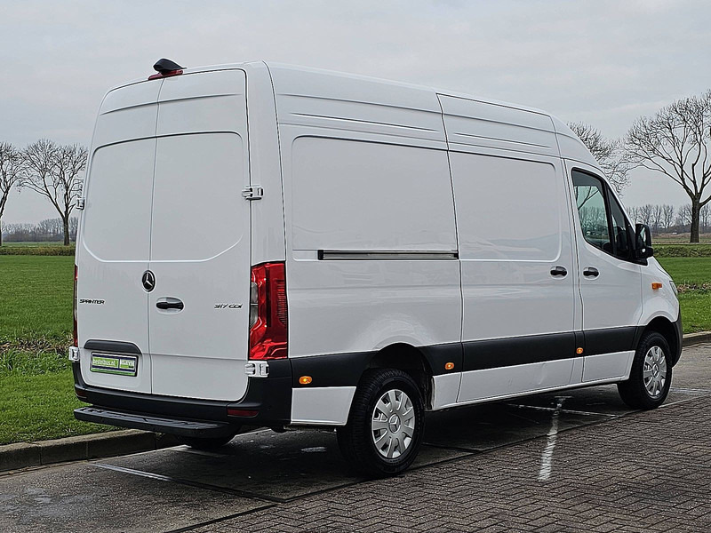 Mercedes-Benz Sprinter 317 L2H2 LED Mbux 10 - Fourgon utilitaire: photos 3 Mercedes-Benz Sprinter 317 L2H2 LED Mbux 10 - Fourgon utilitaire: photos 3