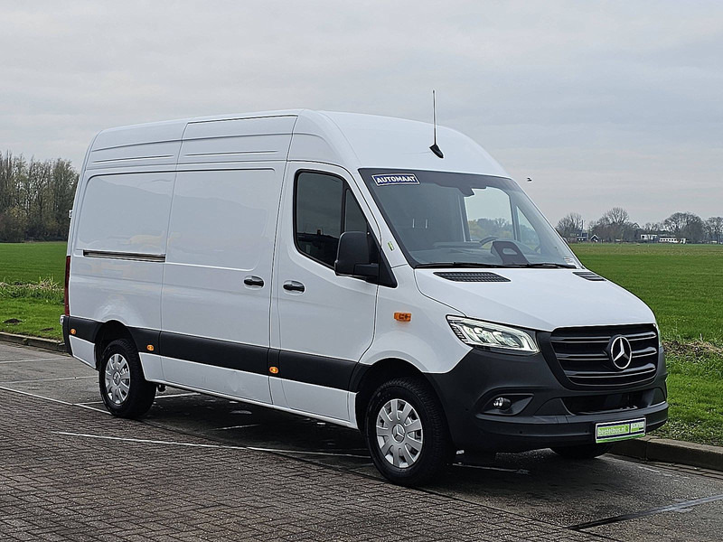 Mercedes-Benz Sprinter 317 L2H2 LED Mbux 10 - Fourgon utilitaire: photos 5 Mercedes-Benz Sprinter 317 L2H2 LED Mbux 10 - Fourgon utilitaire: photos 5