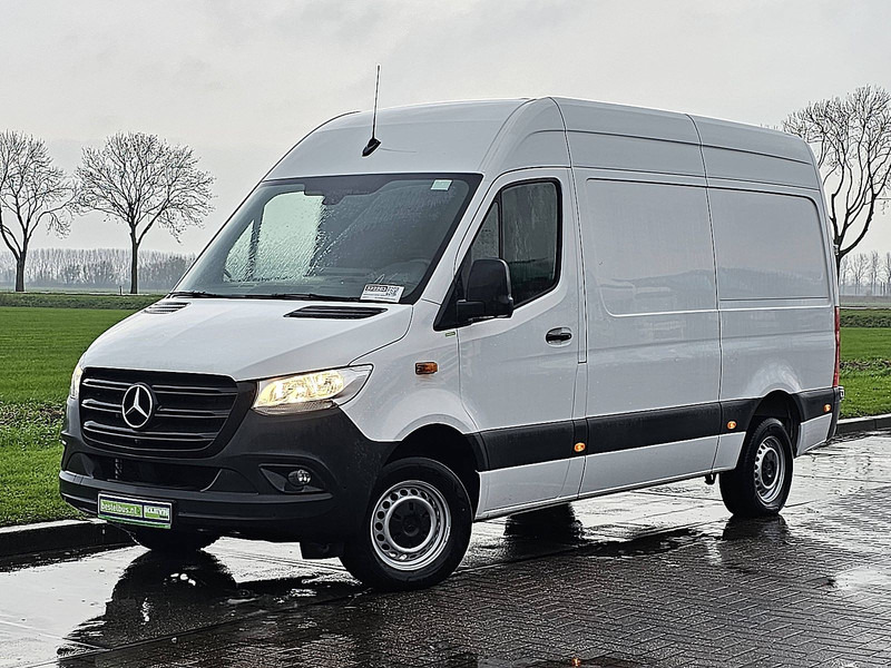 Mercedes-Benz Sprinter 317 L2H2 Mbux Navi RWD! - Fourgon utilitaire: photos 2 Mercedes-Benz Sprinter 317 L2H2 Mbux Navi RWD! - Fourgon utilitaire: photos 2