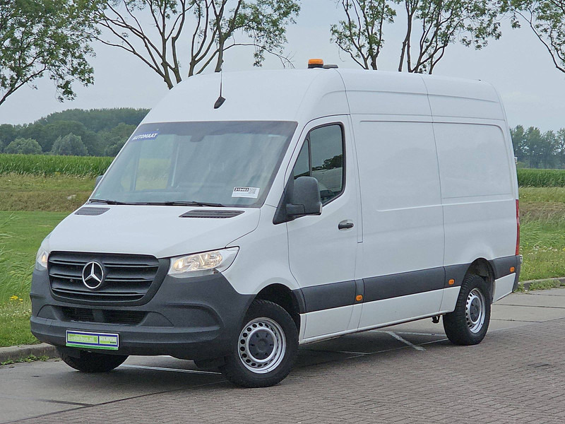 Mercedes-Benz Sprinter 319 L2H2 V6 3.5t-Trekh. - Fourgon utilitaire: photos 2 Mercedes-Benz Sprinter 319 L2H2 V6 3.5t-Trekh. - Fourgon utilitaire: photos 2