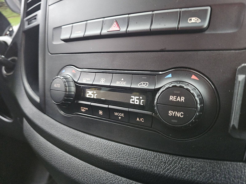 Minibus, Bus électrique Mercedes-Benz eVito  Tourer129 XXL 9p: photos 10