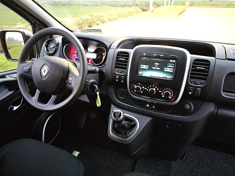Photo d'intérieur 2: Fourgonnette Renault Trafic 2.0 DCI AC DUBB CAB EURO6
