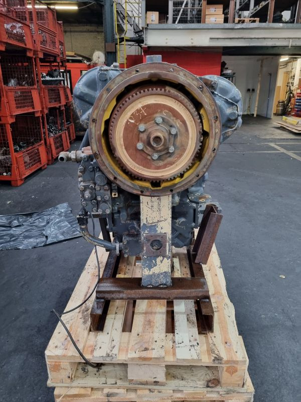 Komatsu WA320-3 Gearbox (Plant) - Boîte de vitesse pour Engins de chantier: photos 3 Komatsu WA320-3 Gearbox (Plant) - Boîte de vitesse pour Engins de chantier: photos 3