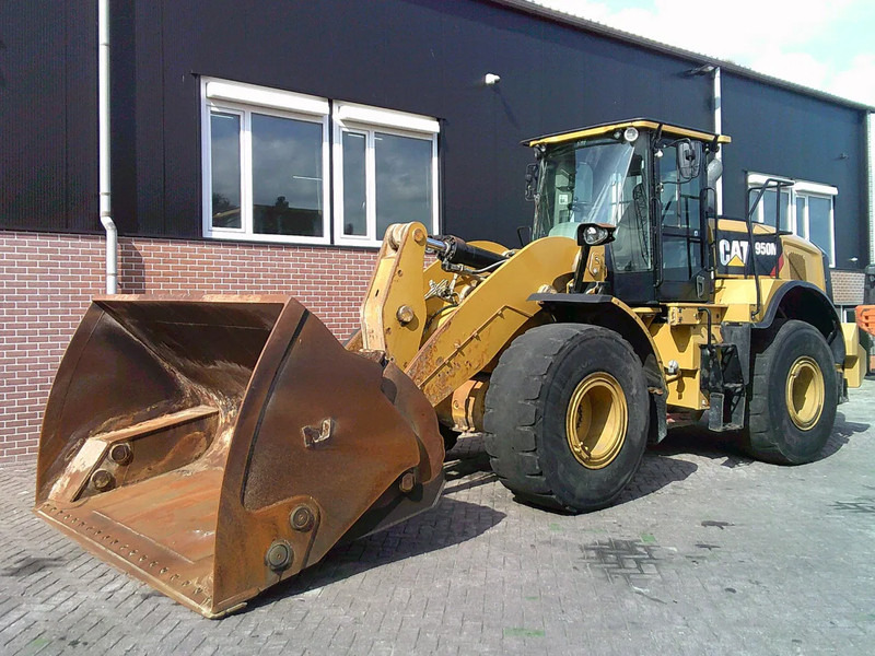 Caterpillar 950M - Chargeuse sur pneus: photos 1 Caterpillar 950M - Chargeuse sur pneus: photos 1