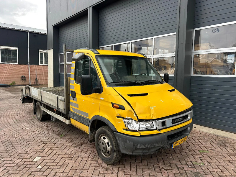 Iveco 50C13 - Camion porte-voitures: photos 2 Iveco 50C13 - Camion porte-voitures: photos 2