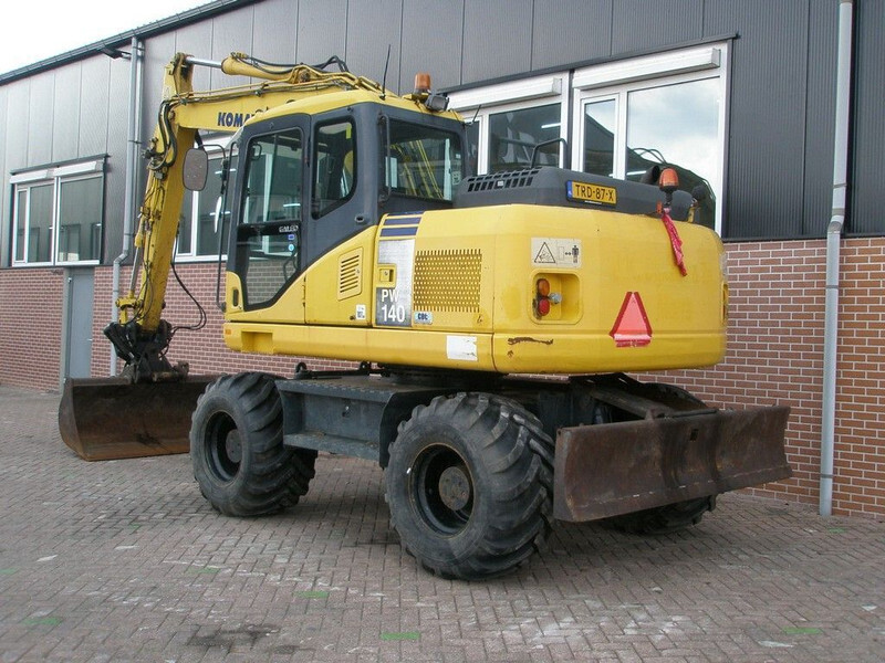 Komatsu PW140-7 - Pelle sur pneus: photos 2 Komatsu PW140-7 - Pelle sur pneus: photos 2