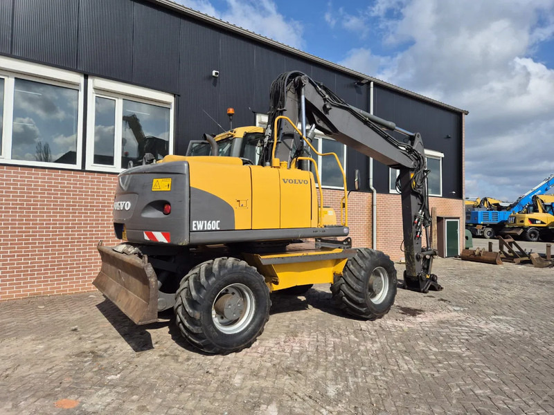 Volvo EW160C - Pelle sur pneus: photos 3 Volvo EW160C - Pelle sur pneus: photos 3