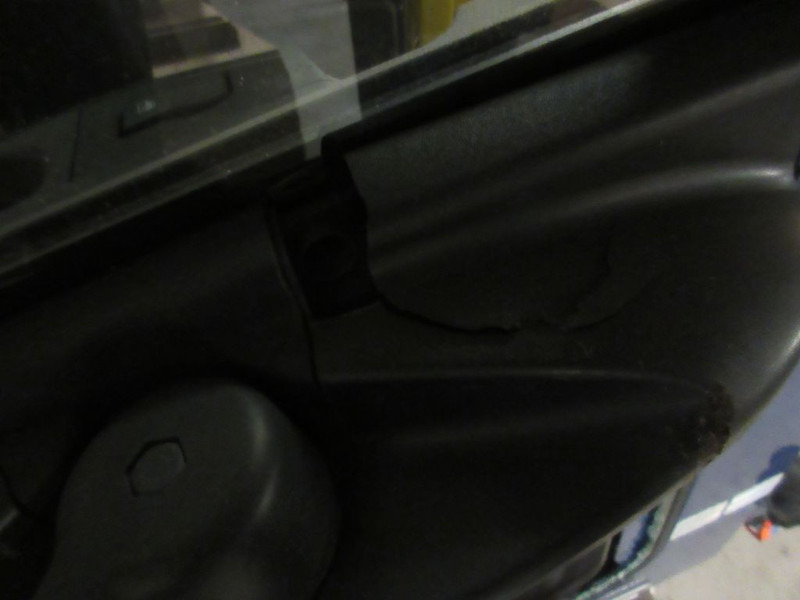 DAF 1715427 DEUR RECHTS LF 290 EURO 6 MET RAAM - Portière et pièces pour Camion: photos 3 DAF 1715427 DEUR RECHTS LF 290 EURO 6 MET RAAM - Portière et pièces pour Camion: photos 3