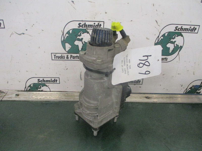 DAF 1998070 voet rem ventiel XF EURO 6 - Valve de frein pour Camion: photos 2 DAF 1998070 voet rem ventiel XF EURO 6 - Valve de frein pour Camion: photos 2