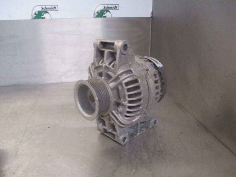 DAF 2165383 DYNAMO CF XF EURO 6 - Alternateur pour Camion: photos 2 DAF 2165383 DYNAMO CF XF EURO 6 - Alternateur pour Camion: photos 2