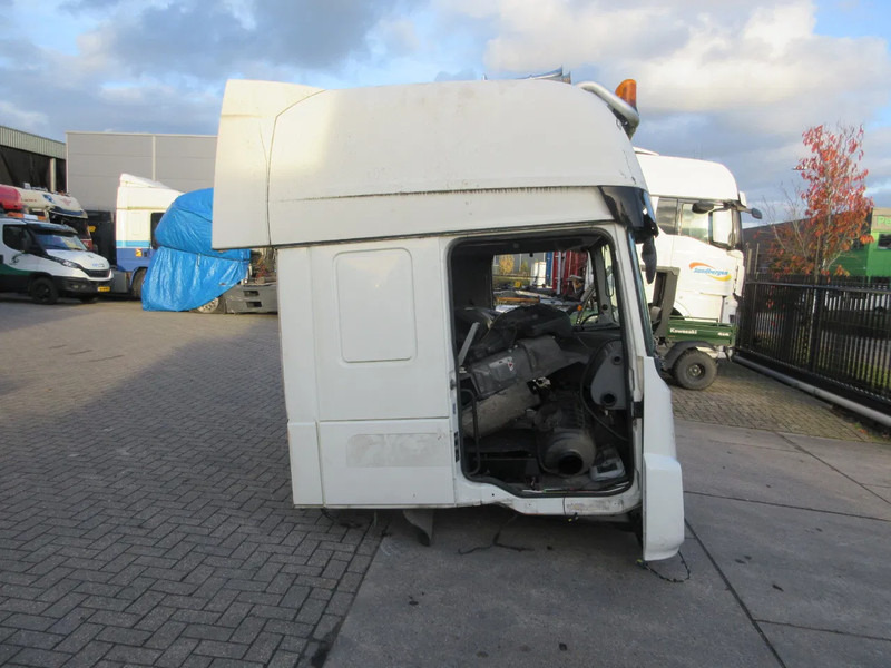 DAF DAF XF 106 CABINE VOOR PARTS DONOR MODEL 2016 - Cabine et intérieur pour Camion: photos 4 DAF DAF XF 106 CABINE VOOR PARTS DONOR MODEL 2016 - Cabine et intérieur pour Camion: photos 4