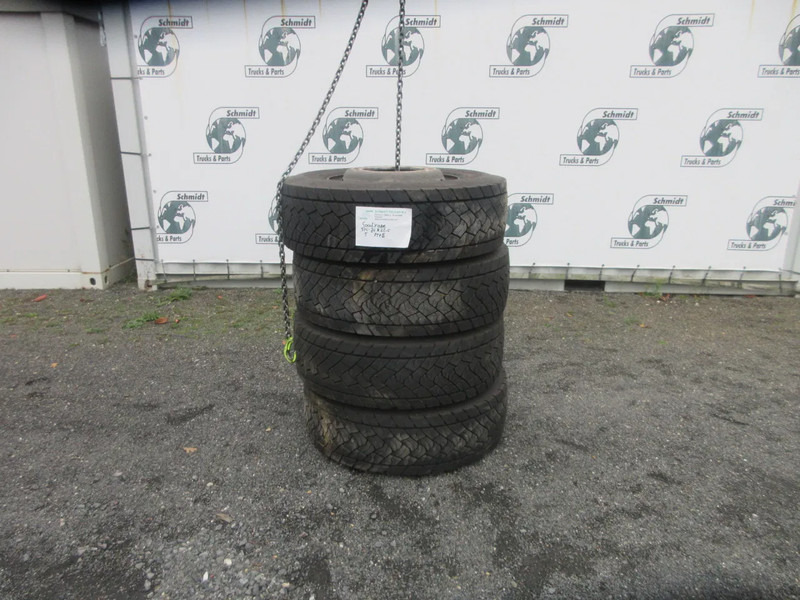 Goodyear 315/70R22.5 ACHTER BANDEN M+S  MET STAAL WIELEN 4 X VOLVO 2023 - Pneu pour Camion: photos 2 Goodyear 315/70R22.5 ACHTER BANDEN M+S  MET STAAL WIELEN 4 X VOLVO 2023 - Pneu pour Camion: photos 2