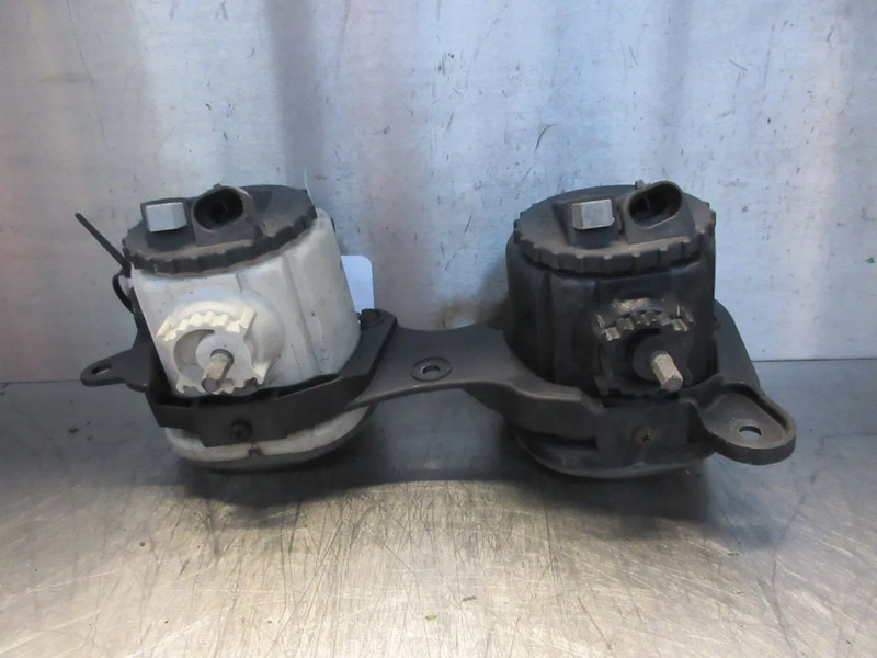 Iveco 504181095//504181096 IVECO HI WAY EURO 6 MODEL 2016 - Feu anti-brouillard pour Camion: photos 4 Iveco 504181095//504181096 IVECO HI WAY EURO 6 MODEL 2016 - Feu anti-brouillard pour Camion: photos 4
