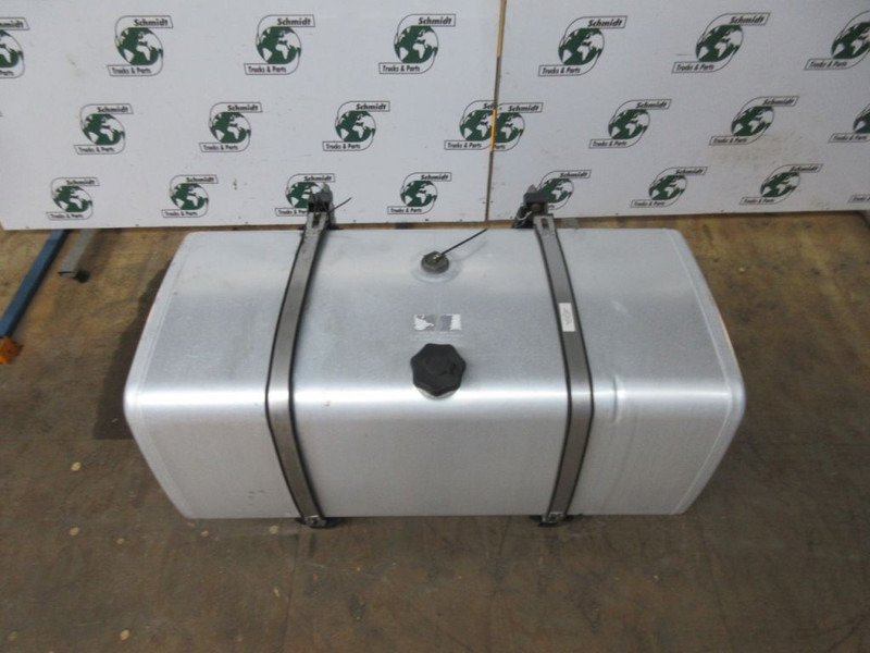 Iveco 5801330466 IVECO HI WAY 550 LITER EURO 6 - Réservoir de carburant pour Camion: photos 2 Iveco 5801330466 IVECO HI WAY 550 LITER EURO 6 - Réservoir de carburant pour Camion: photos 2