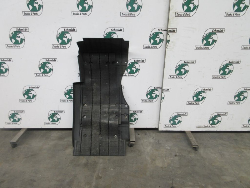 Frame/ Châssis pour Camion Iveco 5802763571 SPATBORD RECHTS & LINKS S WAY EURO 6: photos 8