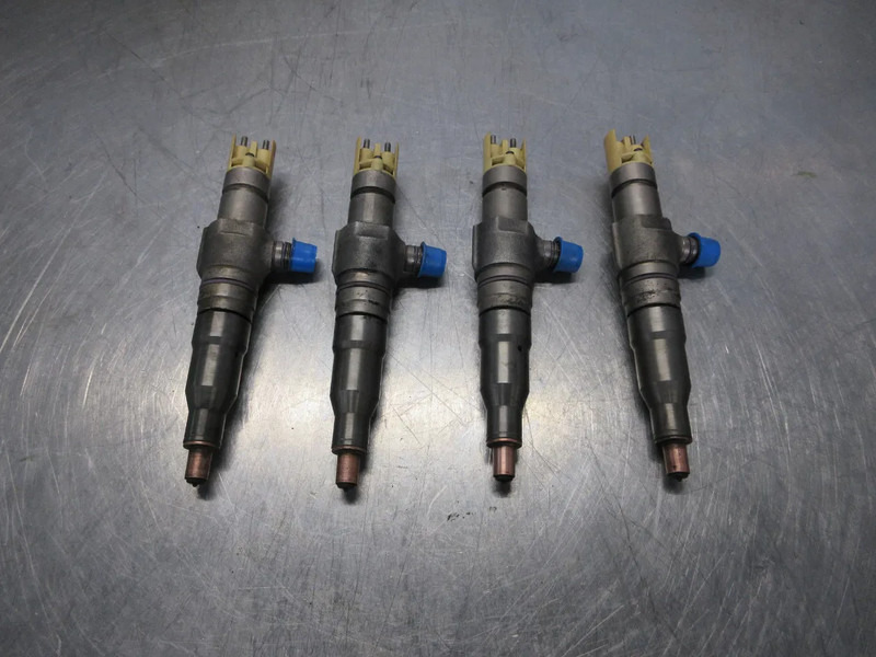 Mercedes-Benz A 936 070 17 87 // A 936 070 21 87 // A 936 178 70 02 INJECTORS DEMO MERCEDES OM 936LA EURO 6 - Filtre à carburant pour Camion: photos 2 Mercedes-Benz A 936 070 17 87 // A 936 070 21 87 // A 936 178 70 02 INJECTORS DEMO MERCEDES OM 936LA EURO 6 - Filtre à carburant pour Camion: photos 2