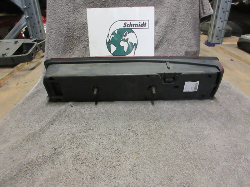 Renault 7420769775 ACHTERLAMP RENAULT PREMUIM EURO 5 LINKS - Feu arrière pour Camion: photos 3 Renault 7420769775 ACHTERLAMP RENAULT PREMUIM EURO 5 LINKS - Feu arrière pour Camion: photos 3