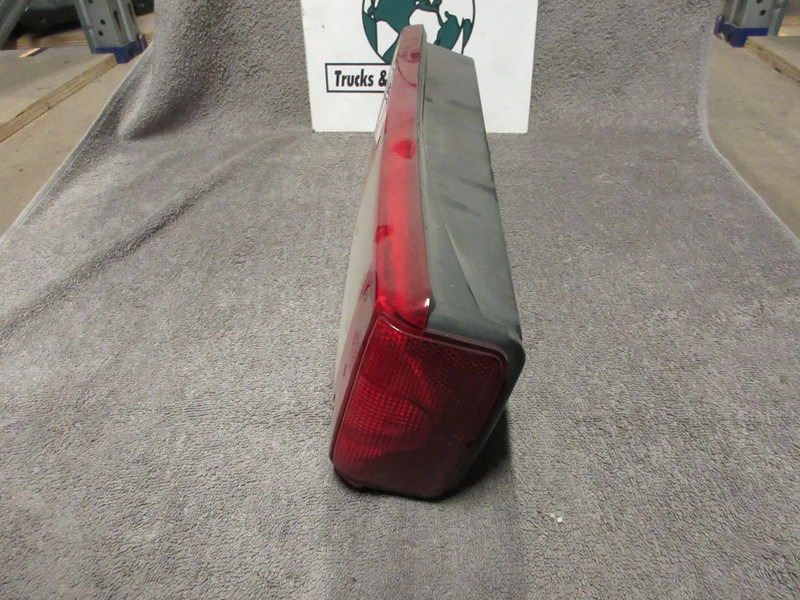 Renault 7420802350 ACHTERLAMP RENAULT PREMUIM EURO 6 RECHTS - Feu arrière pour Camion: photos 4 Renault 7420802350 ACHTERLAMP RENAULT PREMUIM EURO 6 RECHTS - Feu arrière pour Camion: photos 4