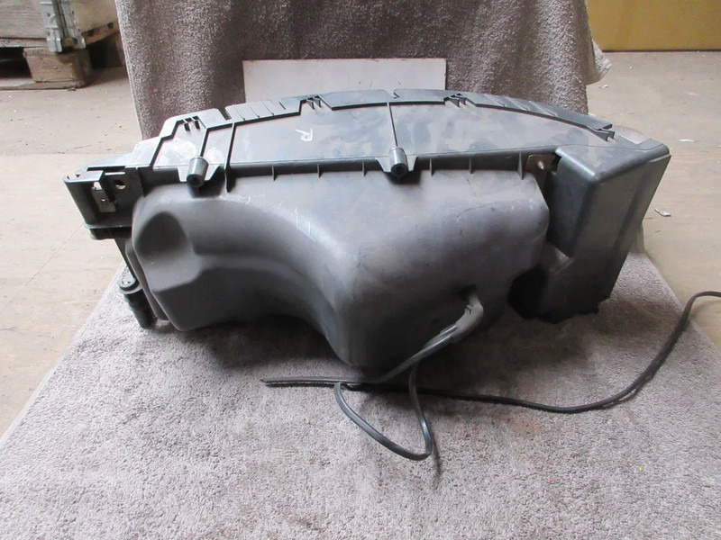 Scania 1732510 // 1467003 SCANIA R 420 KOPLAMP RECHTS EURO 5 - Feu avant pour Camion: photos 3 Scania 1732510 // 1467003 SCANIA R 420 KOPLAMP RECHTS EURO 5 - Feu avant pour Camion: photos 3