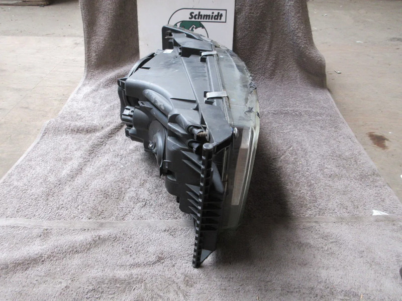Scania 1949890/2416105 KOPLAMP R 520 LINKS XENON EURO 6 - Feu avant pour Camion: photos 5 Scania 1949890/2416105 KOPLAMP R 520 LINKS XENON EURO 6 - Feu avant pour Camion: photos 5