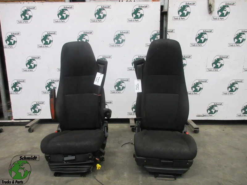 Scania 2421529 // 2421531 STOELEN SET SCANIA P 410 NGS MODEL 2020 - Siège pour Camion: photos 1 Scania 2421529 // 2421531 STOELEN SET SCANIA P 410 NGS MODEL 2020 - Siège pour Camion: photos 1