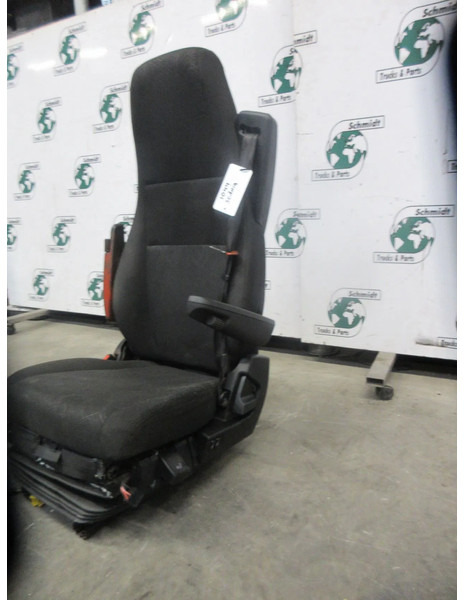 Scania 2421529 // 2421531 STOELEN SET SCANIA P 410 NGS MODEL 2020 - Siège pour Camion: photos 5 Scania 2421529 // 2421531 STOELEN SET SCANIA P 410 NGS MODEL 2020 - Siège pour Camion: photos 5